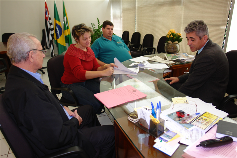 Assinatura de contrato