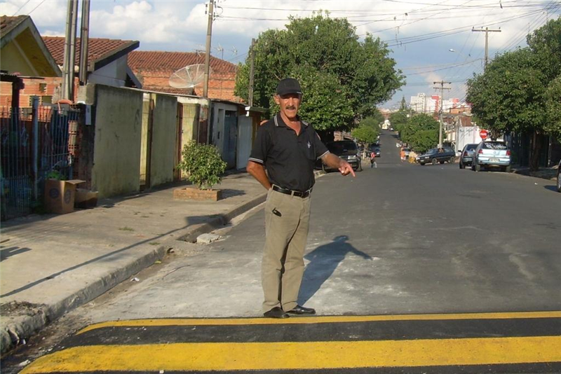 Após pedido de Pereira, Prefeitura instala lombada na rua João Eduardo Mac-Knight