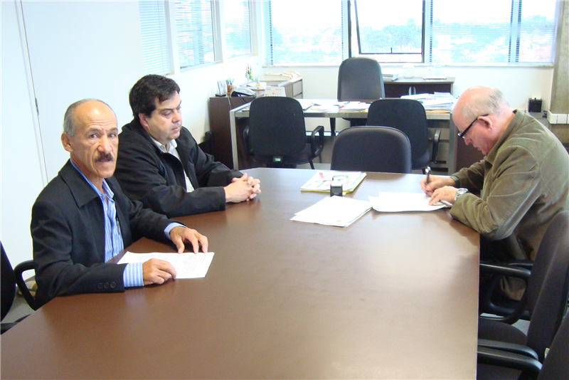 Pereira esteve reunido com representantes da EMTU e fez pedidos para o bairro São Camilo