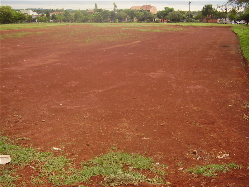 Terraplanagem realizada em 2009.