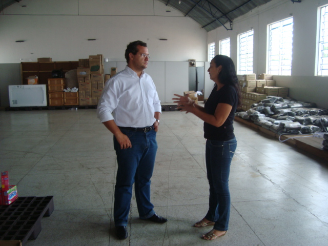 Vereador Danilo doy visitou almoxarifado da Prefeitura para verificar quantidade de alimentos