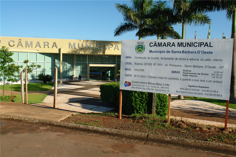 Câmara receberá cercamento em todo perímetro do prédio