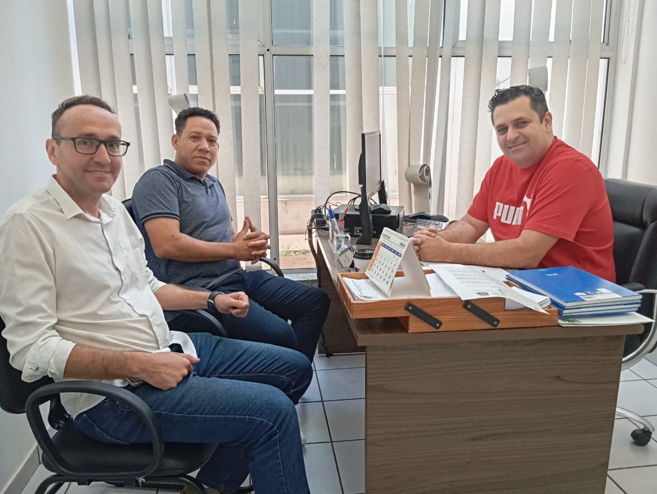 Vereador recebe representantes da Orquestra Filarmônica de Santa Bárbara 