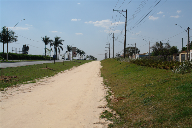 Pista de caminhada no Jardim Alfa.