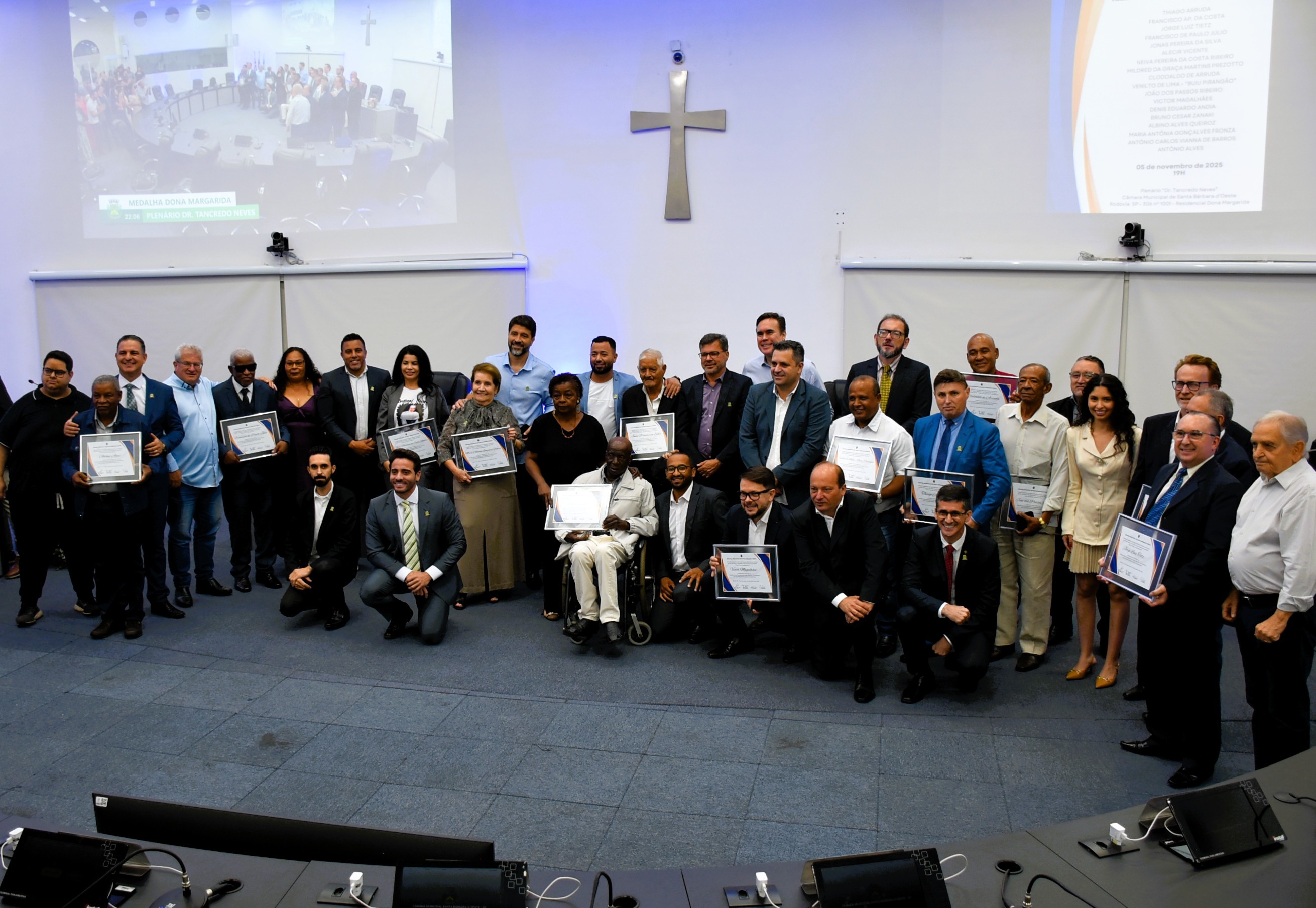 Em solenidade, Câmara entrega Medalha Dona Margarida da Graça Martins e Diploma de Gratidão 