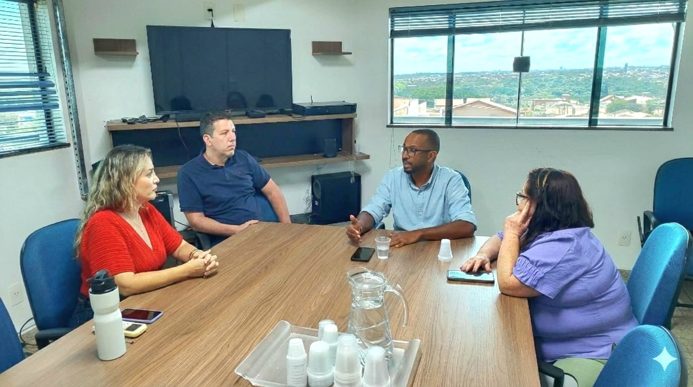 Presidente da Câmara discute fluxo de atendimentos na UBS Vista Alegre após reclamações de pacientes