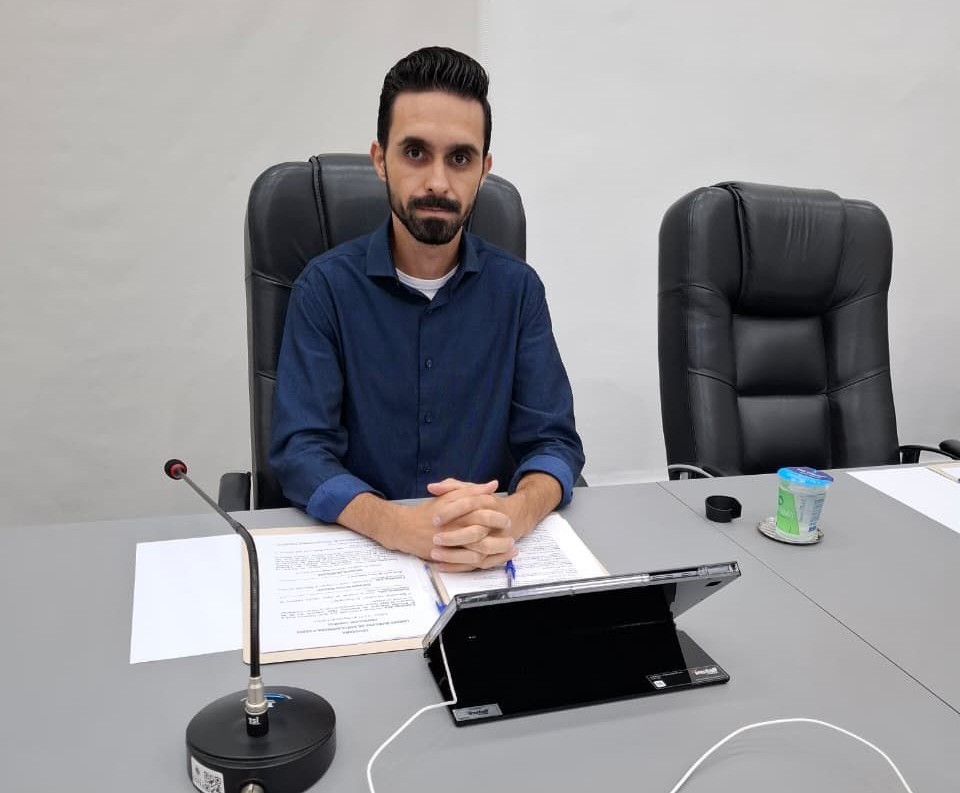 Vereador pede informações sobre atendimento a pessoas surdas nos órgãos públicos municipais