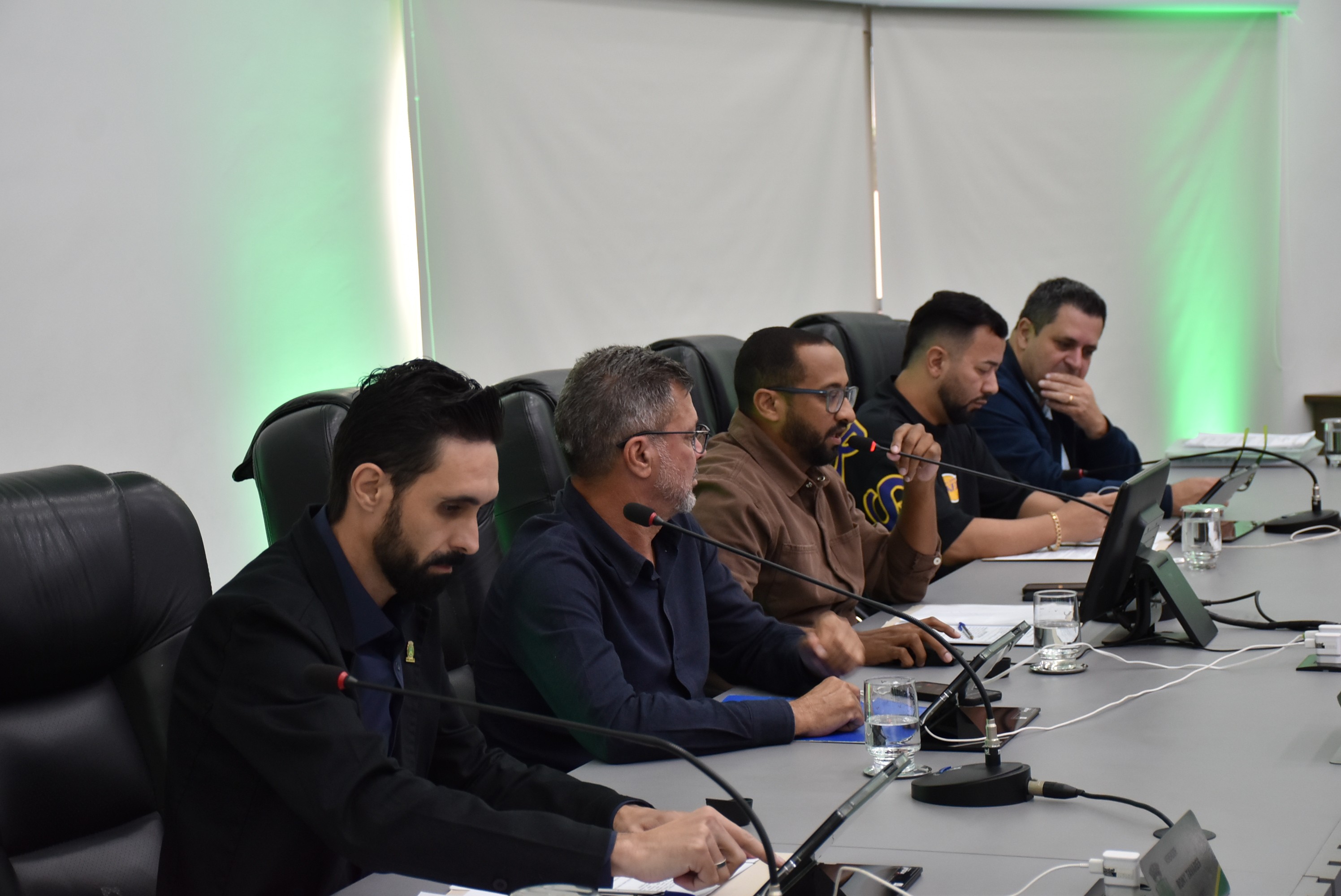Vereadores aprovam três projetos e 12 moções durante a 21ª Reunião Ordinária