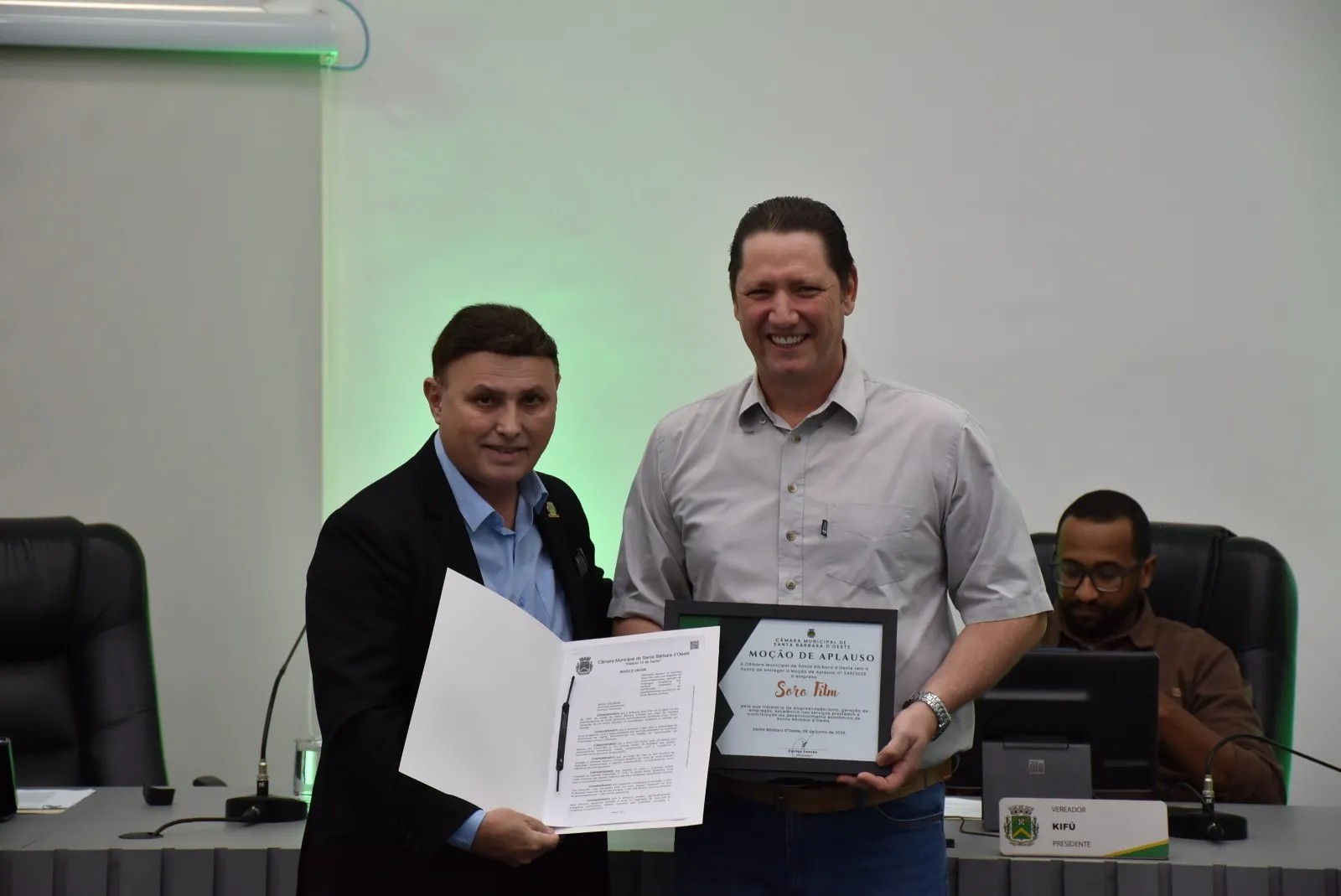 Empresa Soro Film é homenageada no Legislativo por trajetória de sucesso e contribuição ao desenvolvimento de Santa Bárbara d’Oeste