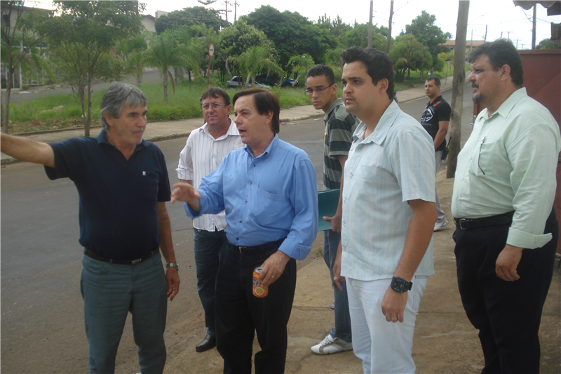 Na semana passada, Pinguim visitou o bairro na companhia do prefeito Mário Heins