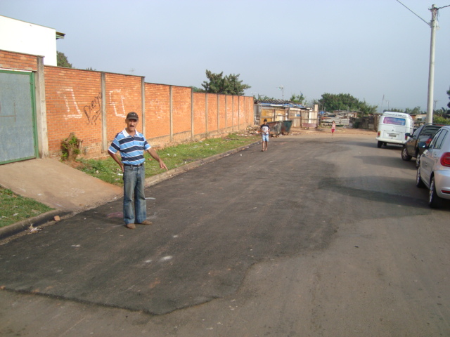 Prefeitura atende pedido de Pereira e pavimenta ruas do Santa Fé