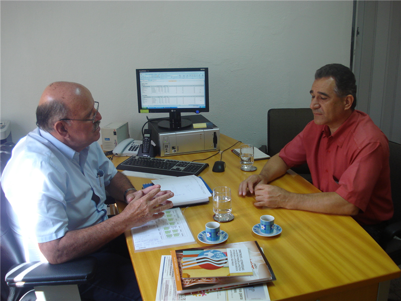 Ademir em reunião com o secretário Laerte Zucolo.