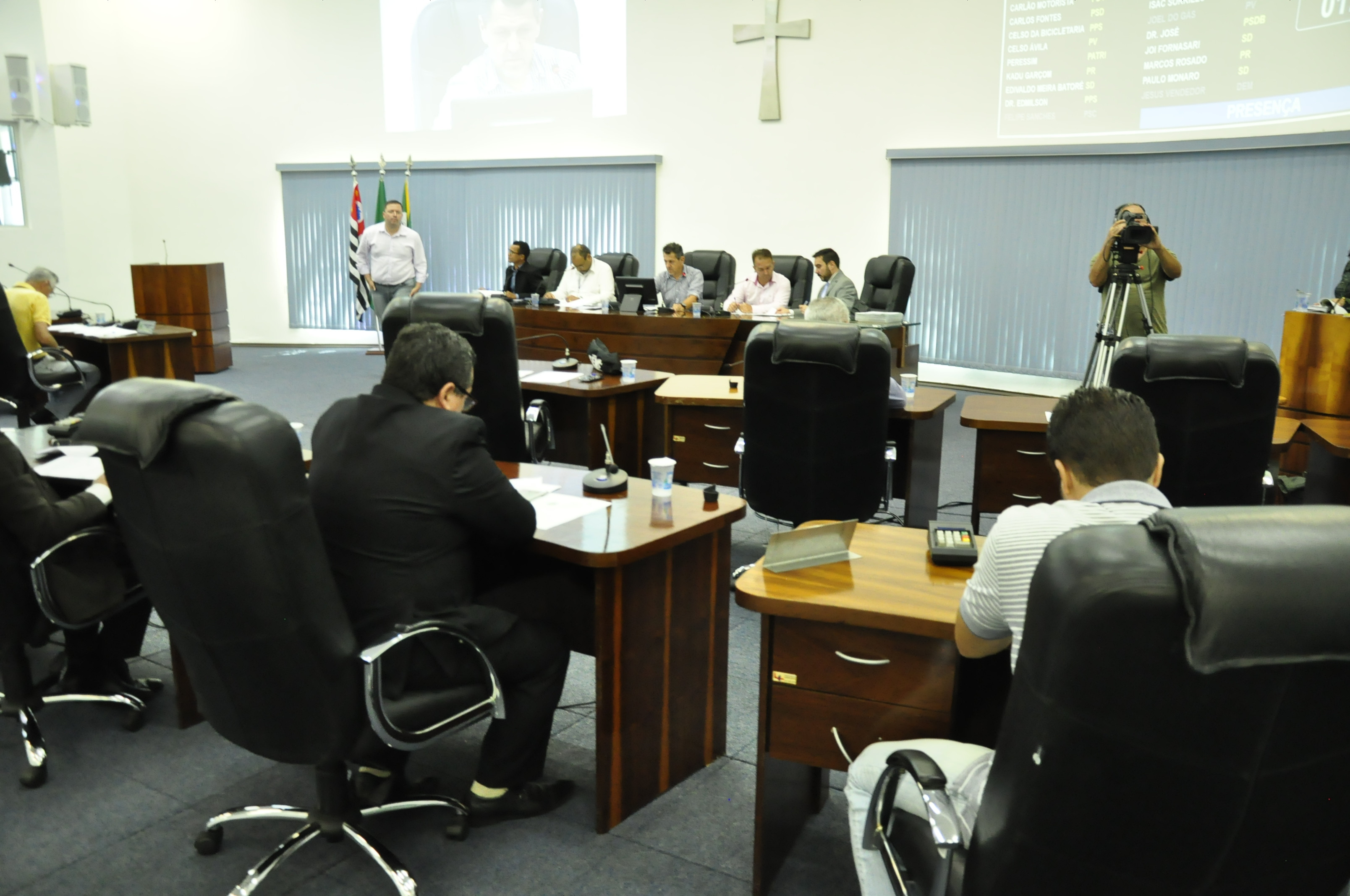 Dois pareceres contrários tiveram sua votação adiada na sessão desta tarde