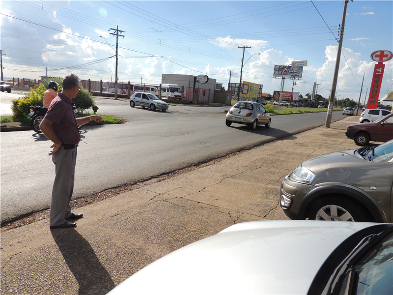 Carlão faz apelo por instalação de semáforos na avenida da Amizade