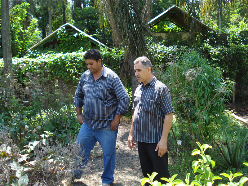Ademir em visita ao viveiro municipal.