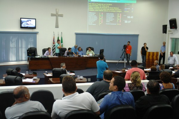 Vereadores apreciam seis projetos na próxima sessão