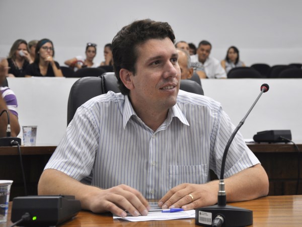 Vereador aponta número limitado de vagas para idosos