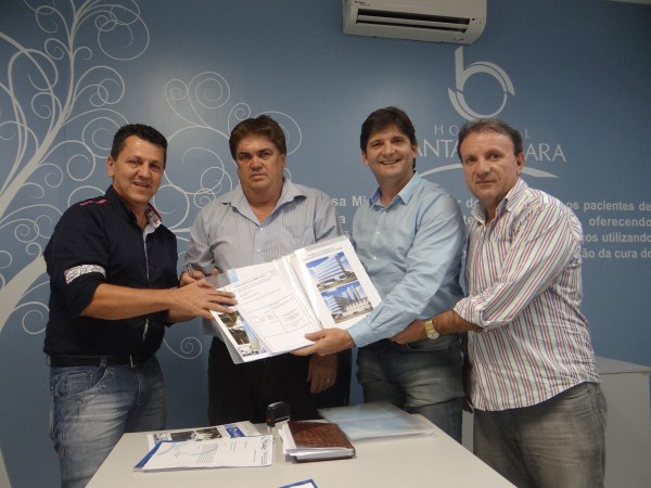 Projeto de ampliação do hospital foi apresentado ao deputado