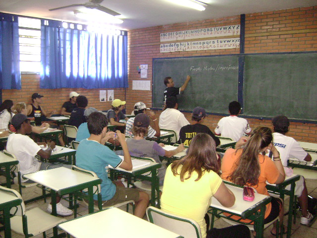 Primeira aula para cerca de 50 alunos foi ministrada ontem no São Fernando