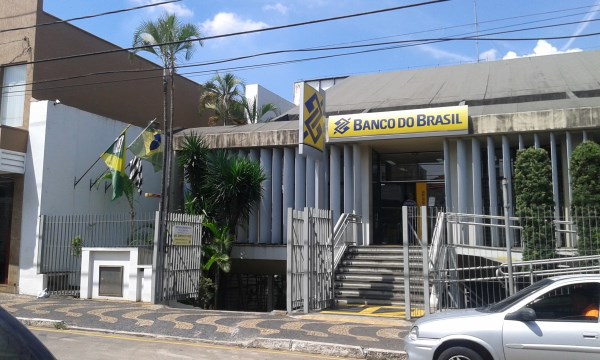Pela lei, agências devem contar com sistema de vigilância
