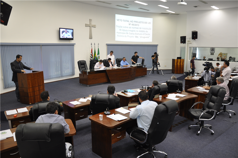 Kadu busca informações sobre projeto CIES-Móvel, mais conhecido como carreta da saúde