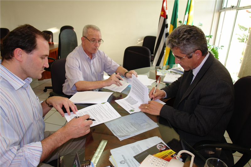 Assinatura do contrato