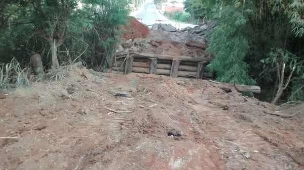 Joi apela por construção de pinguela no Cruzeiro do Sul.