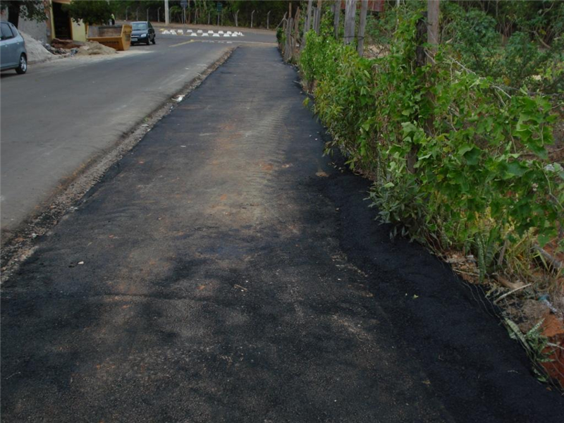 Após sugestão de Fabiano Pinguim, Prefeitura constriuiu calçada em área pública do Jardim Pérola