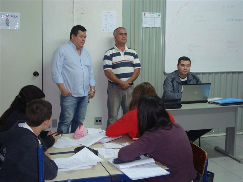 Dr. José visita dependências da Guarda Mirim e conhece trabalho desenvolvido na entidade