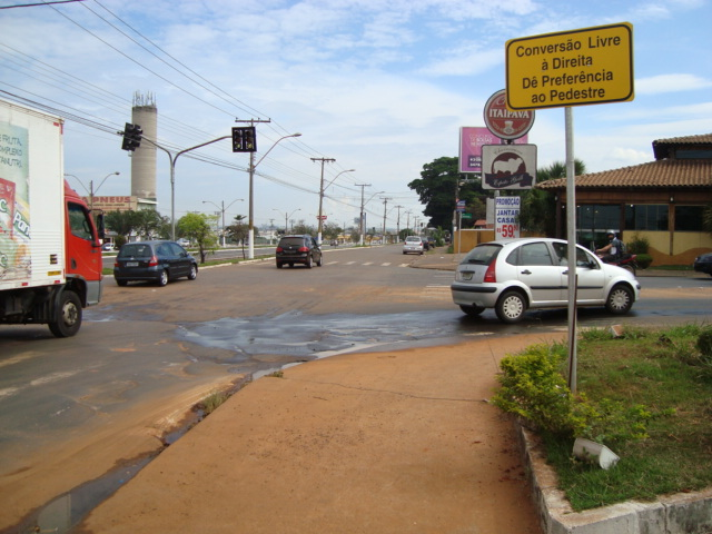 Pereira agradece a Prefeitura pela instalação de placa na rua da Agricultura