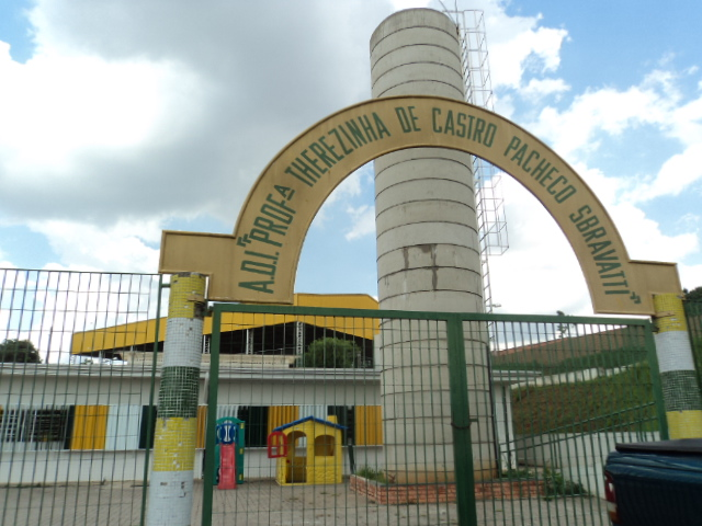 Entrada da A. D. I. Therezinha de Castro Pacheco Sbravatti.