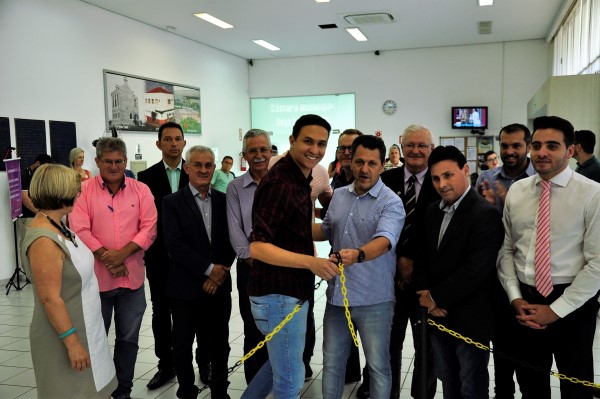 Antes da sessão, Câmara sediou abertura de exposição