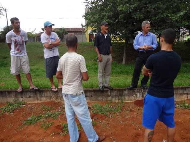 Vereador Antonio Pereira reuniu moradores e vice-prefeito